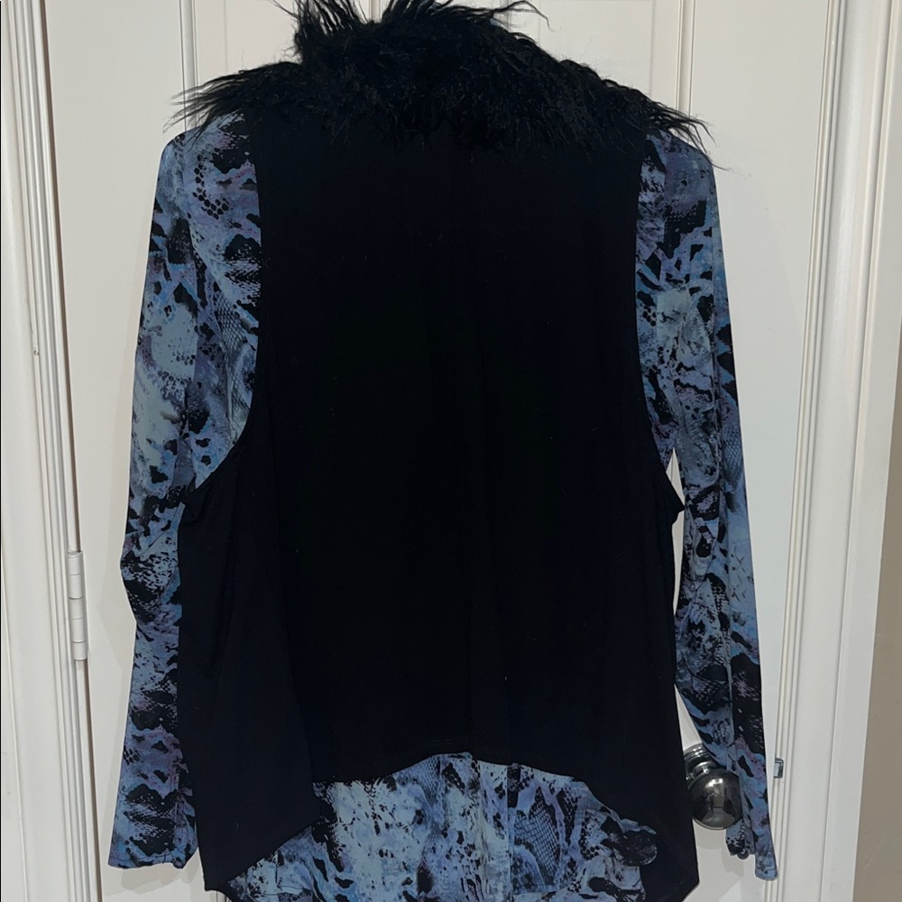CAbi Black & Blue Women's Blouse with Black Vest - Picture 3 of 3